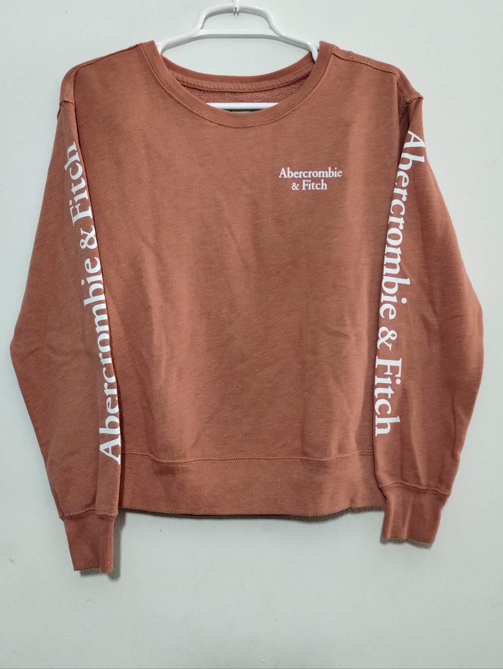 Abercrombie & Fitch women's XS Crewneck Sweatshirt Salmon Pink